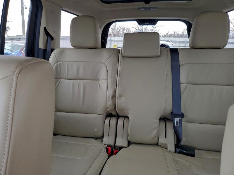 Фото 10 - FORD FLEX