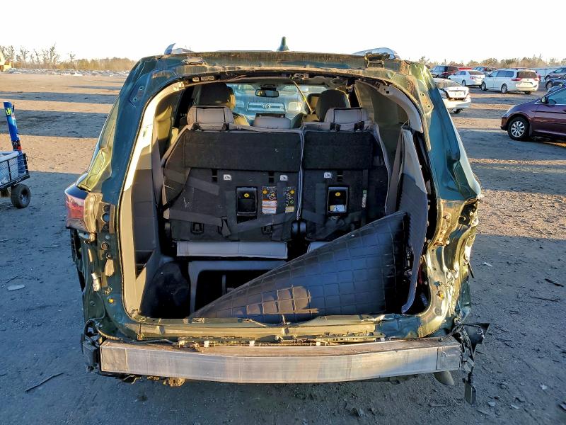 Фото 6 - TOYOTA SIENNA