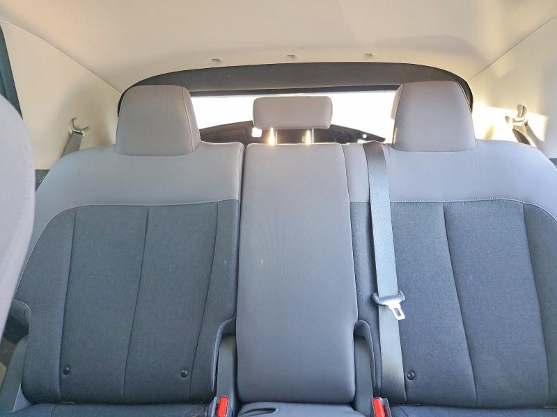 Фото 10 - HYUNDAI IONIQ