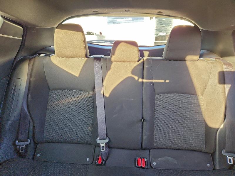 Фото 10 - TOYOTA C-HR