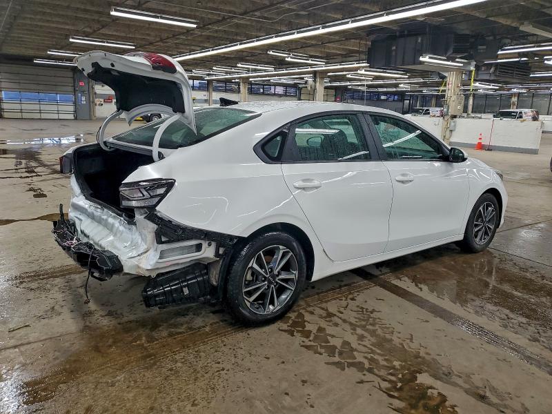 Фото 3 - KIA FORTE