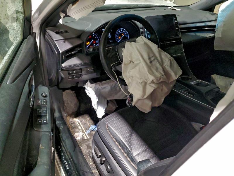 Фото 8 - TOYOTA AVALON