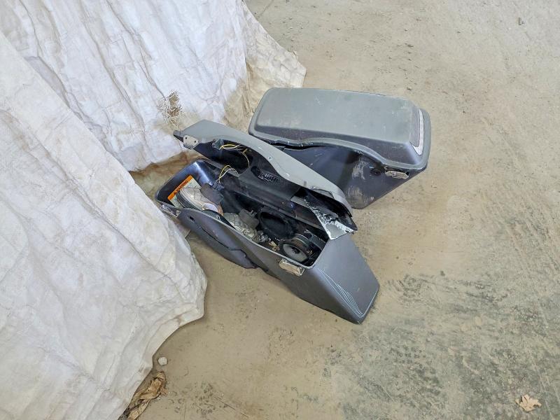 HARLEY-DAVIDSON FL 2004