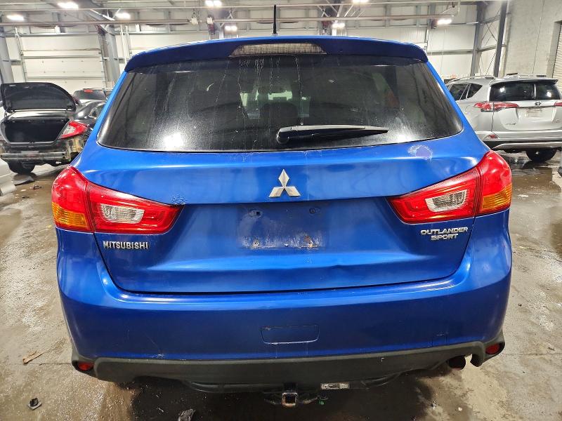 Фото 6 - MITSUBISHI OUTLANDER