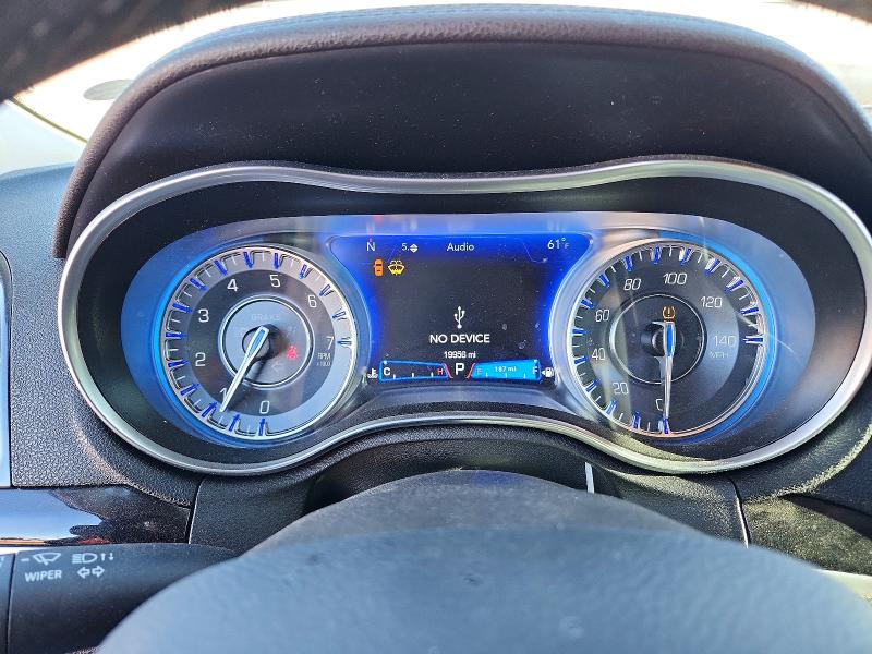 Фото 9 - CHRYSLER 300