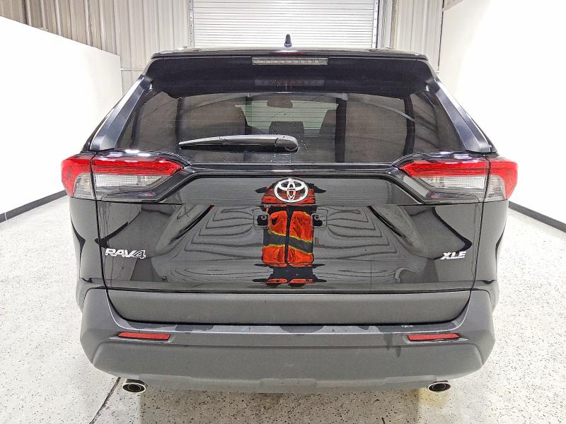 Фото 6 - TOYOTA RAV4