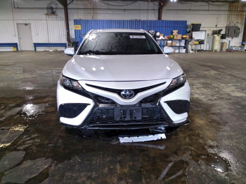 Фото 5 - TOYOTA CAMRY