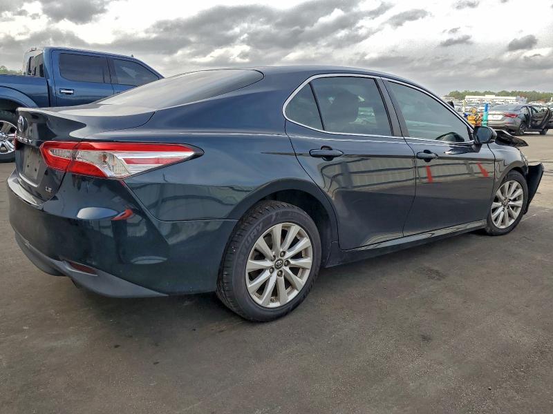 Фото 3 - TOYOTA CAMRY