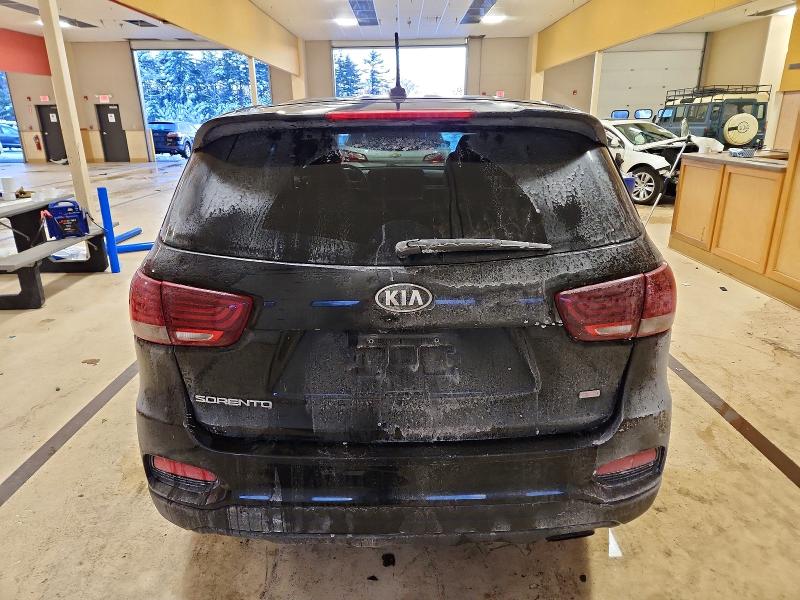 Фото 6 - KIA SORENTO