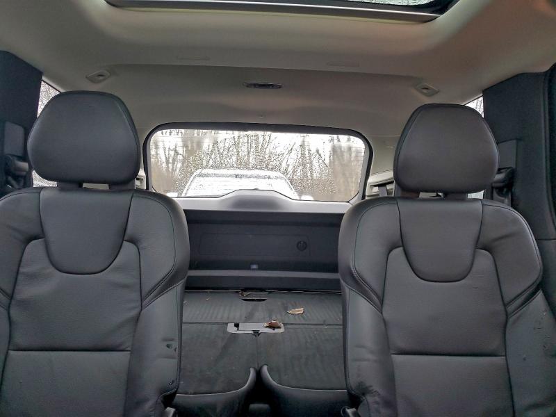 Фото 10 - VOLVO XC90