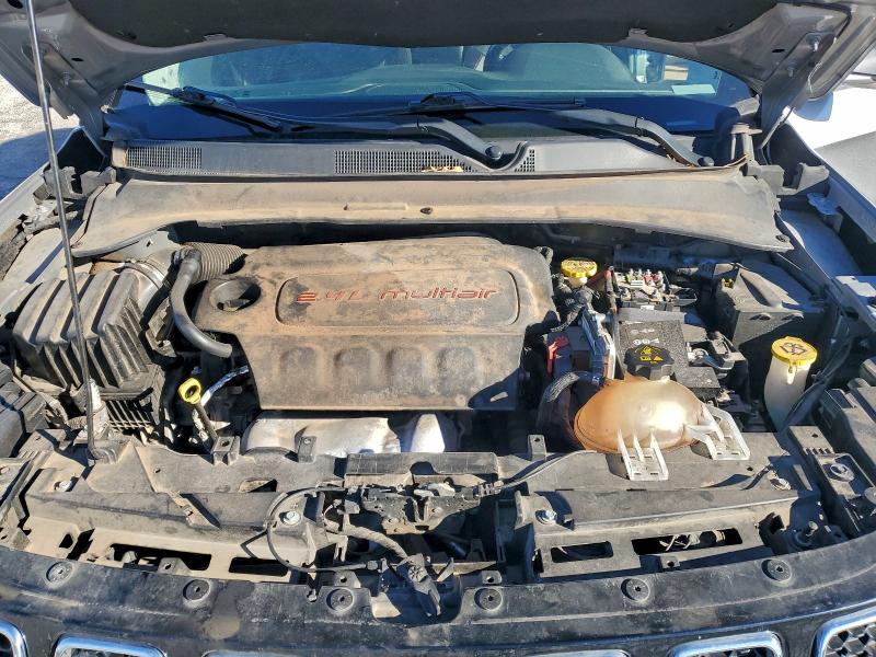 Фото 12 - JEEP COMPASS