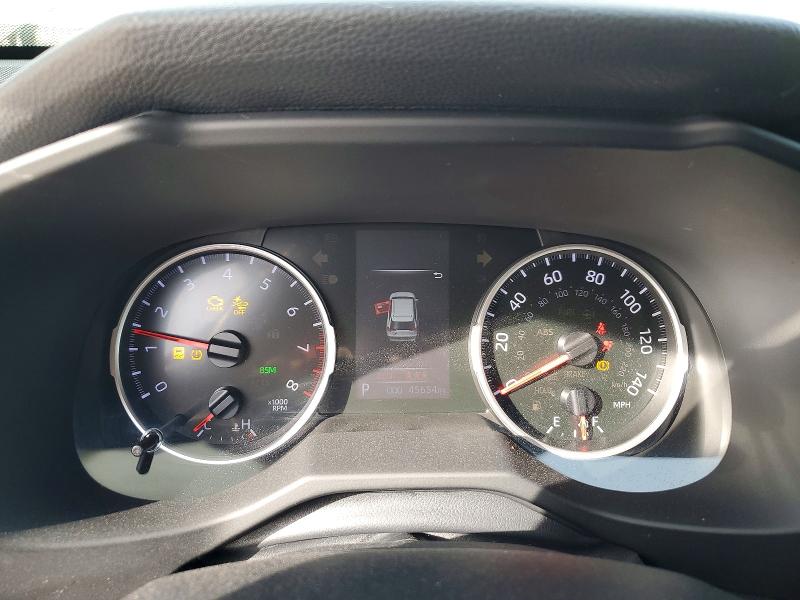 Фото 9 - TOYOTA RAV4