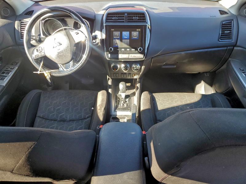 Фото 8 - MITSUBISHI OUTLANDER