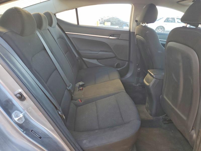 Фото 10 - HYUNDAI ELANTRA