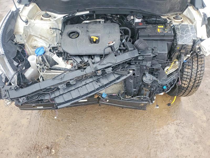 Фото 12 - KIA SELTOS