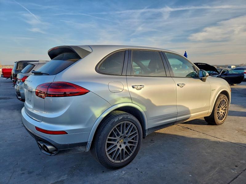 Фото 3 - PORSCHE CAYENNE