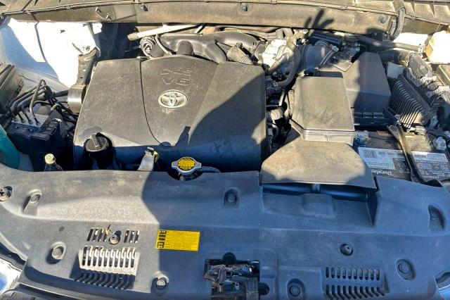 Фото 7 - TOYOTA HIGHLANDER