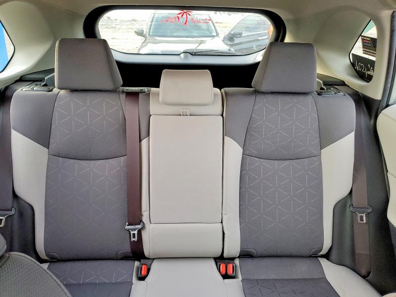 Фото 9 - TOYOTA RAV4