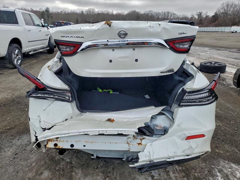 Фото 6 - NISSAN MAXIMA