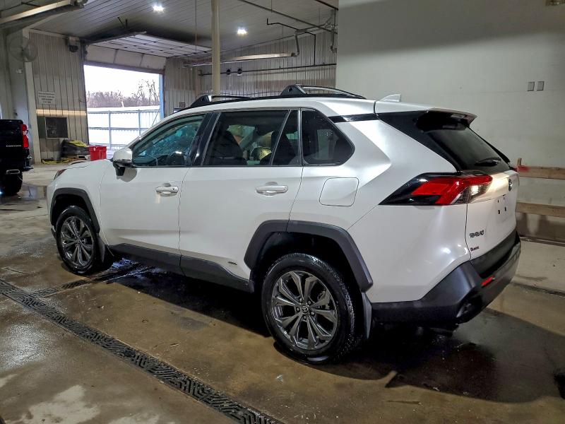 Фото 2 - TOYOTA RAV4