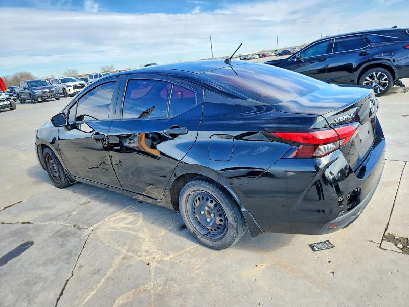 Фото 2 - NISSAN VERSA