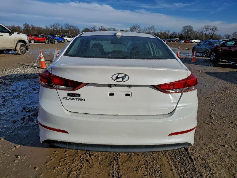 Фото 6 - HYUNDAI ELANTRA