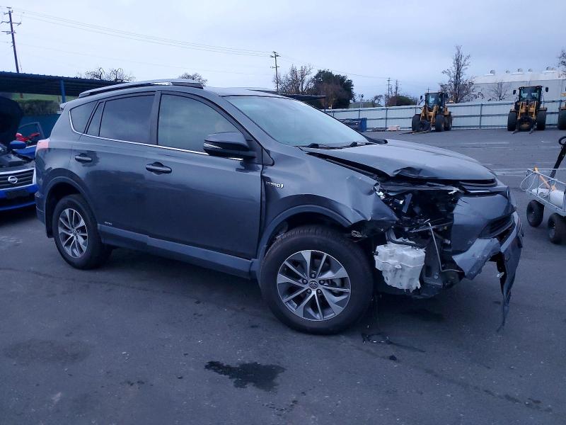 Фото 4 - TOYOTA RAV4