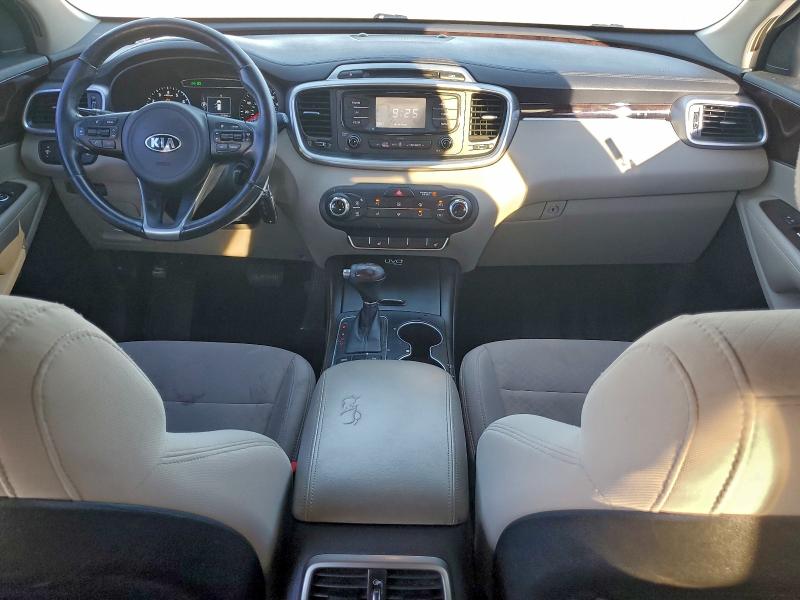 Фото 8 - KIA SORENTO