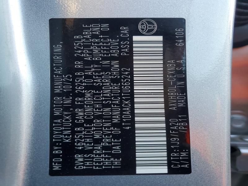 Фото 13 - TOYOTA CAMRY