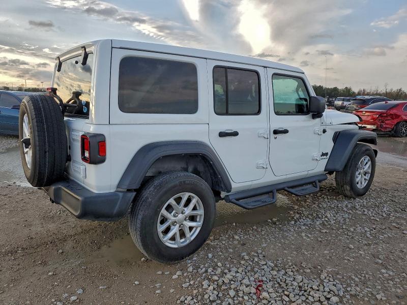 Фото 3 - JEEP WRANGLER