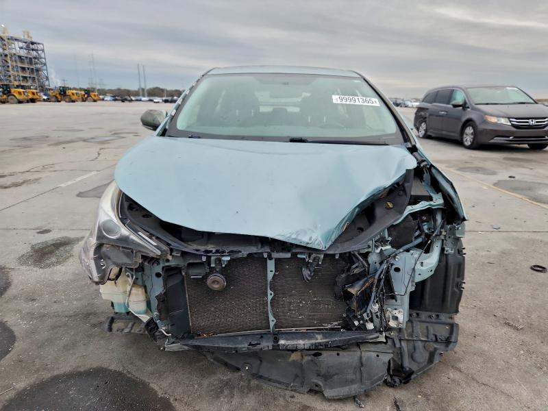 Фото 5 - TOYOTA PRIUS