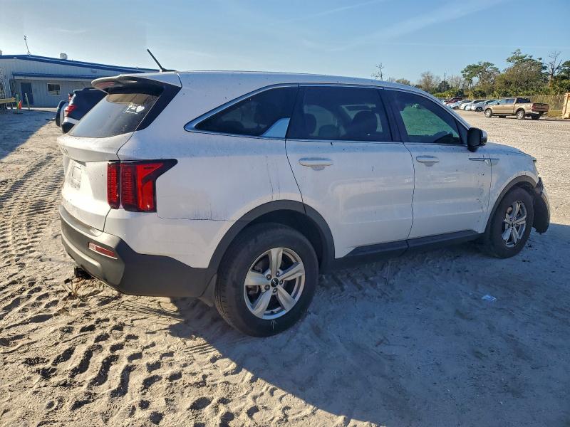 Фото 3 - KIA SORENTO