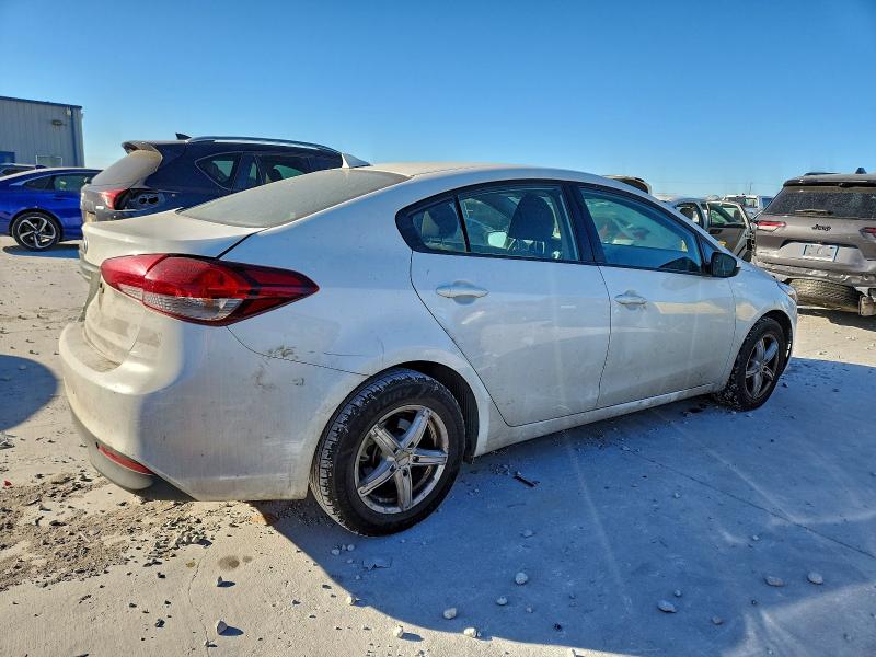 Фото 3 - KIA FORTE