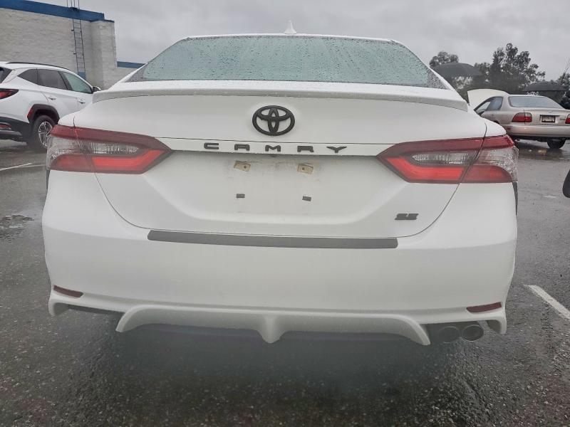 Фото 6 - TOYOTA CAMRY