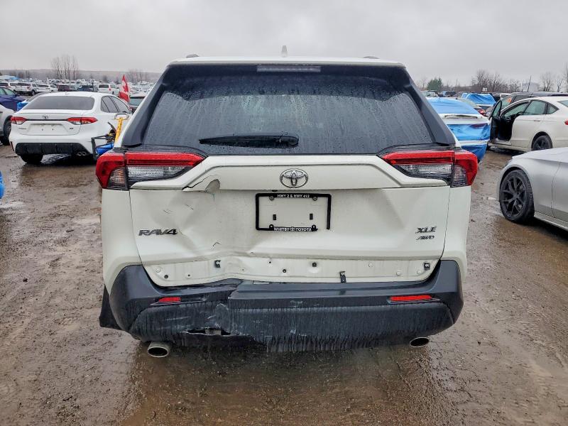 Фото 6 - TOYOTA RAV4