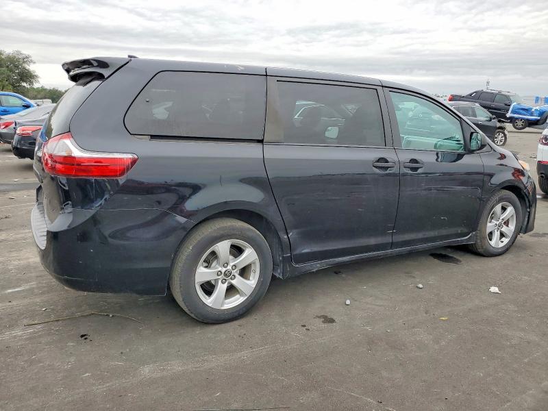 Фото 3 - TOYOTA SIENNA