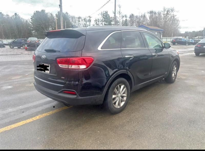 Фото 4 - KIA SORENTO