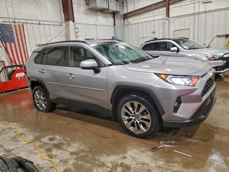 Фото 4 - TOYOTA RAV4