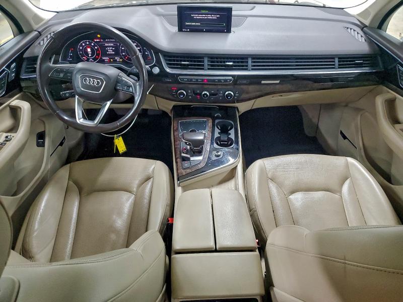 Фото 8 - AUDI Q7