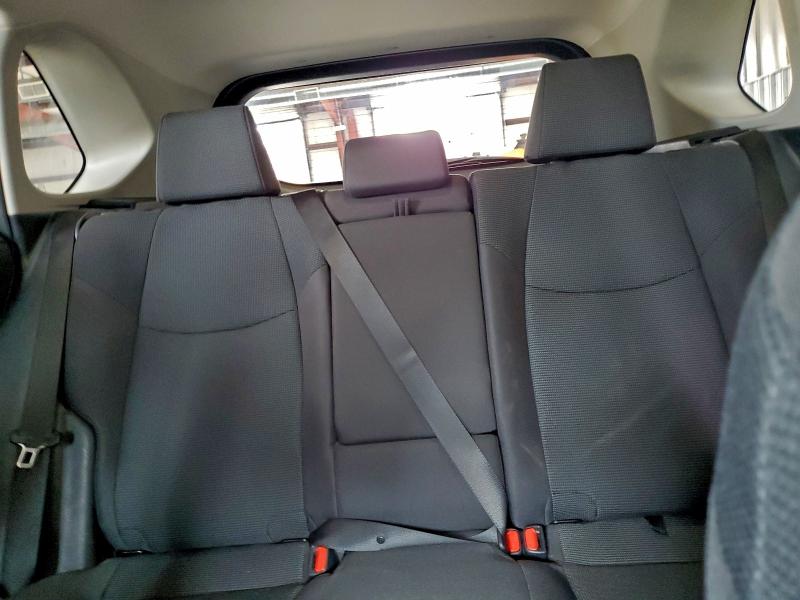 Фото 10 - TOYOTA RAV4