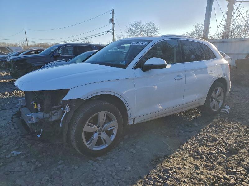 Фото 1 - AUDI Q5
