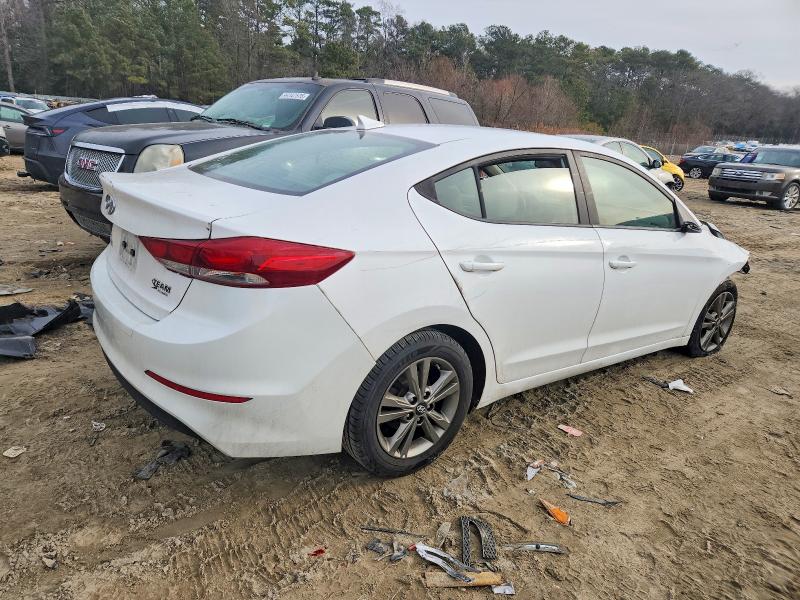 Фото 3 - HYUNDAI ELANTRA