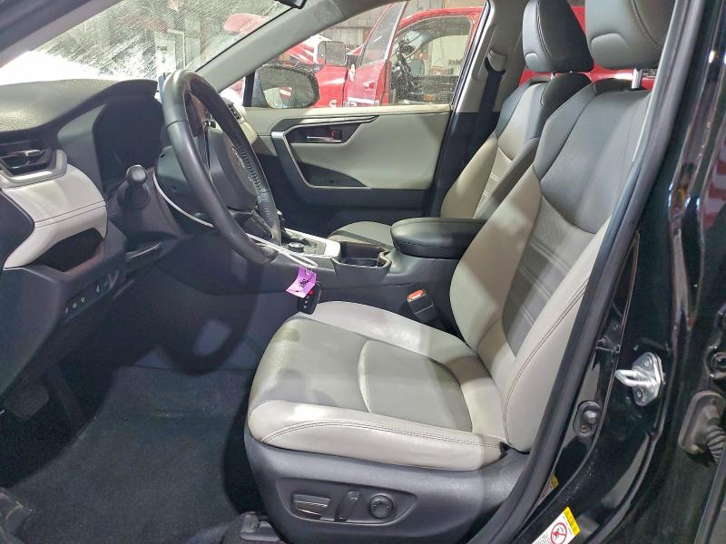 Фото 7 - TOYOTA RAV4