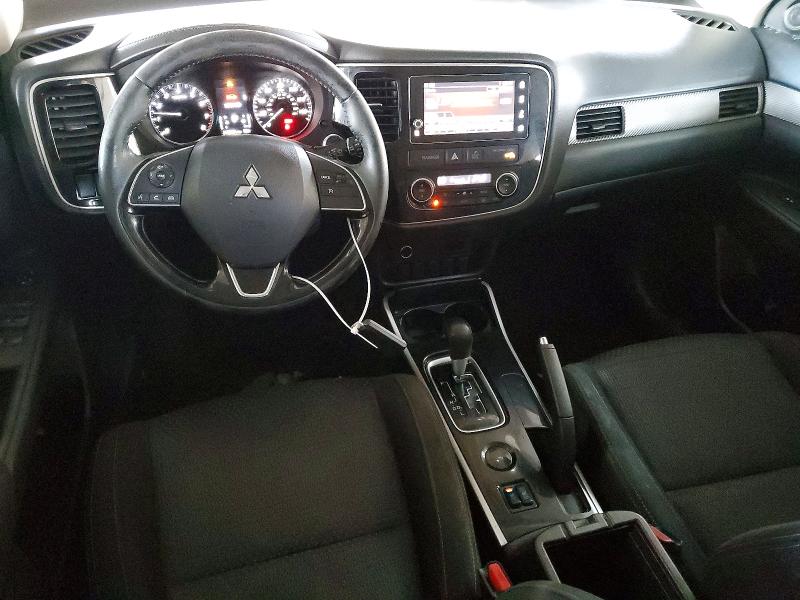 Фото 8 - MITSUBISHI OUTLANDER