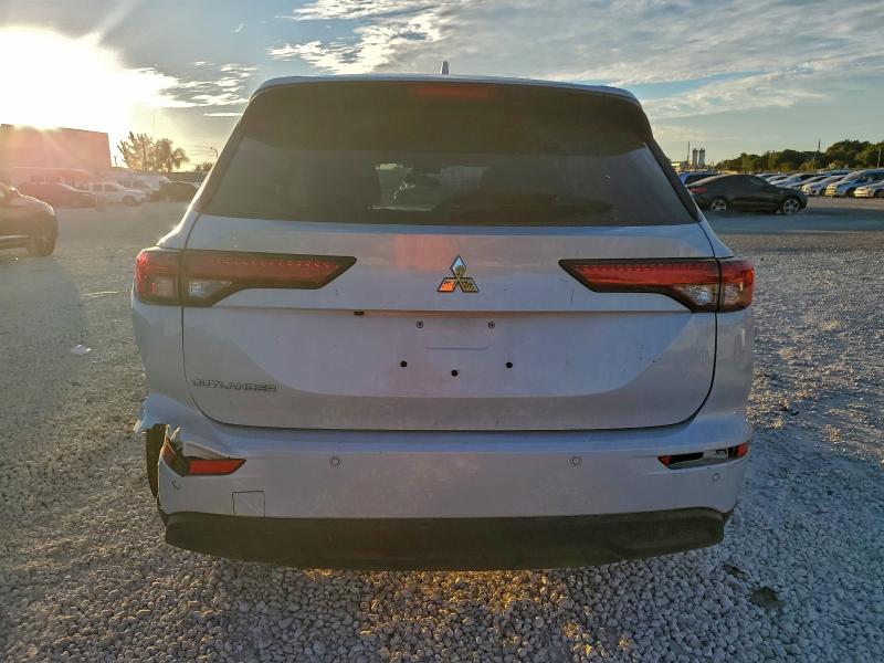 Фото 6 - MITSUBISHI OUTLANDER