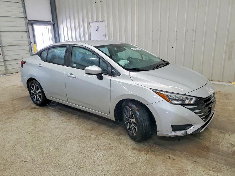 Фото 4 - NISSAN VERSA