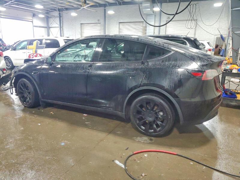 Фото 2 - TESLA MODEL Y