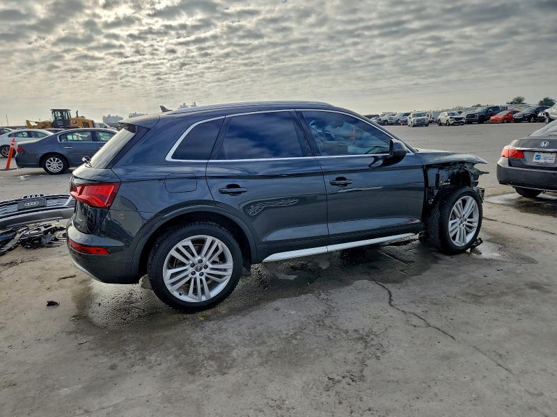 Фото 3 - AUDI Q5