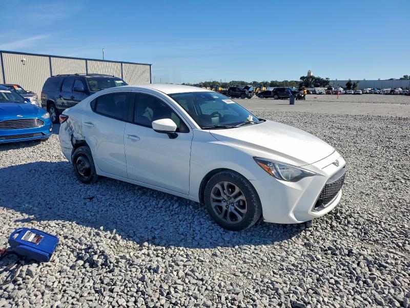 Фото 4 - TOYOTA YARIS