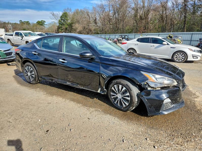 Фото 4 - NISSAN ALTIMA